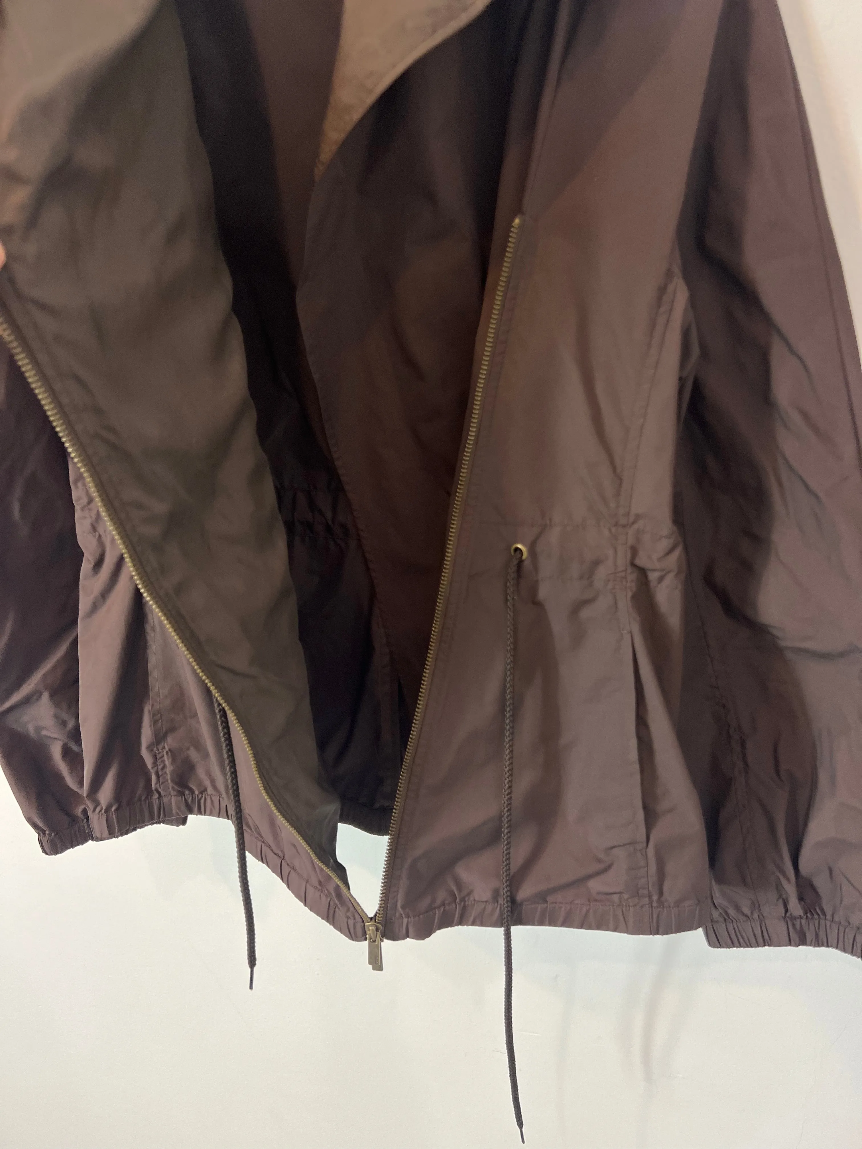 BCBG MAXMARA. Parka marrón cortavientos. T S